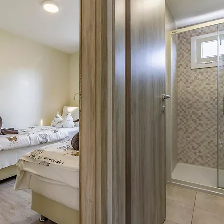 Mobile Luxury Premium-1 By Interhome בית נופש פולה