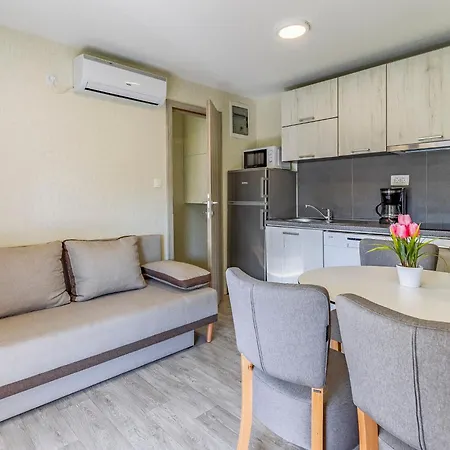 Mobile Luxury Premium-1 By Interhome بولا